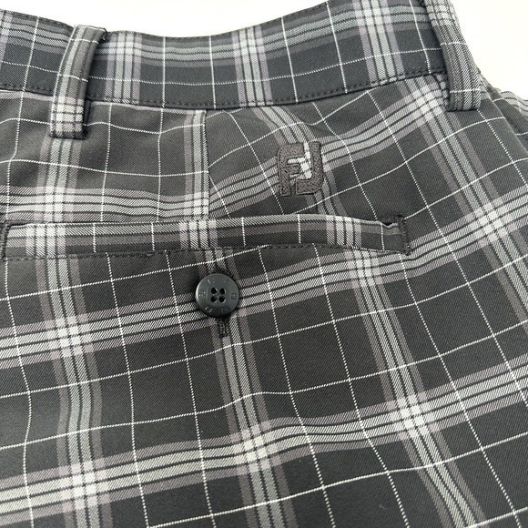 FootJoy FJ Gray Black Plaid Flat Front Polyester Spandex Golf Shorts Size 38 - Picture 8 of 9